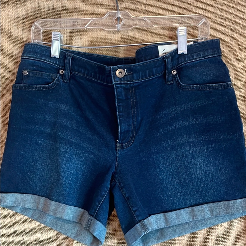 Two by Vince Camuto Denim Women's cuffed Shorts 31